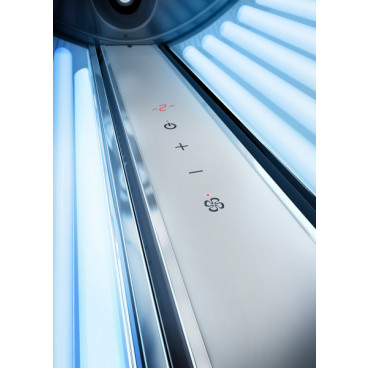 Вертикальный солярий "Luxura V6 44 XL BALANCE ULTRA"